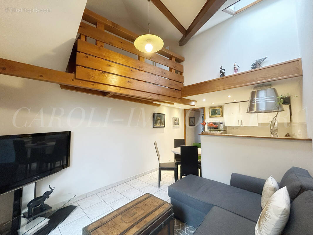 Appartement à SAINT-MARTIN-BELLEVUE