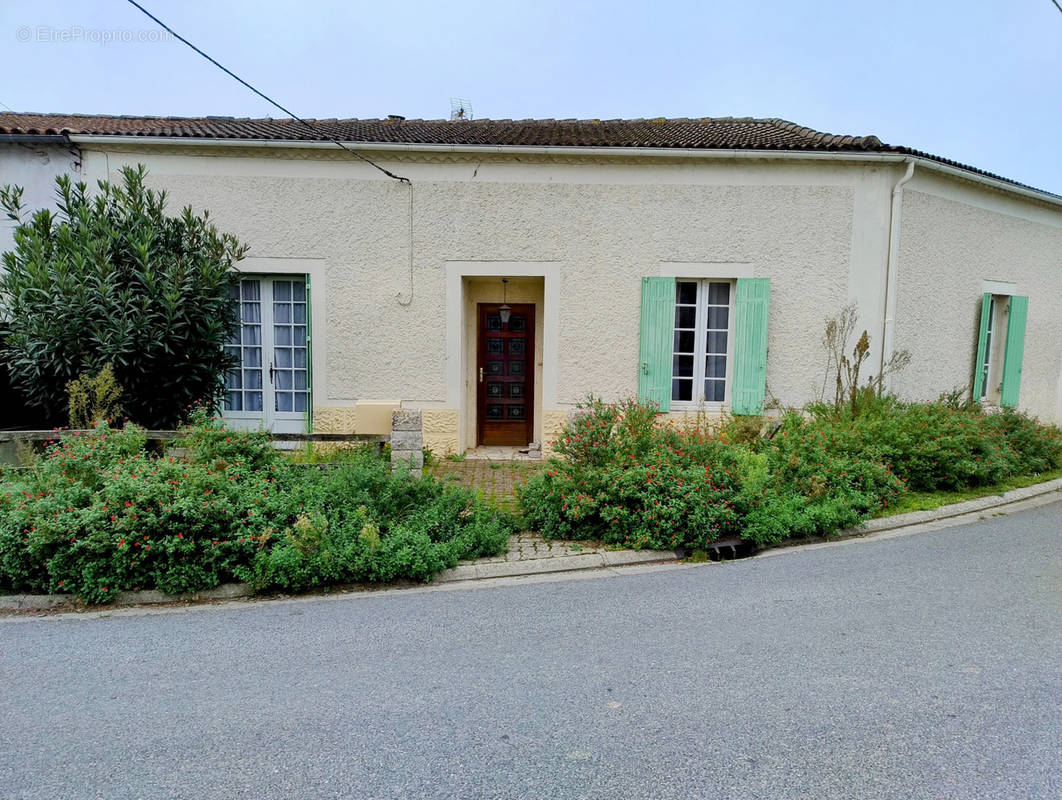 Maison à SOUSSAC