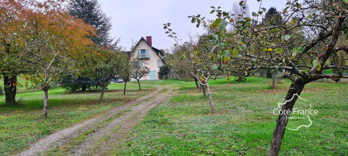 Maison à SAINT-MARTIN-DE-BOSCHERVILLE