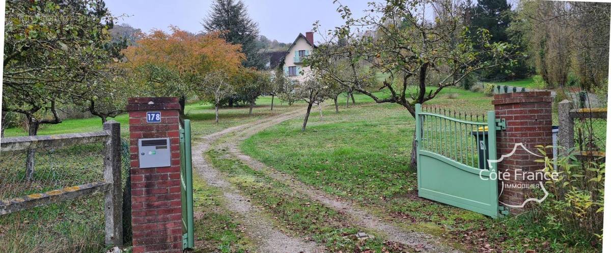 Maison à SAINT-MARTIN-DE-BOSCHERVILLE