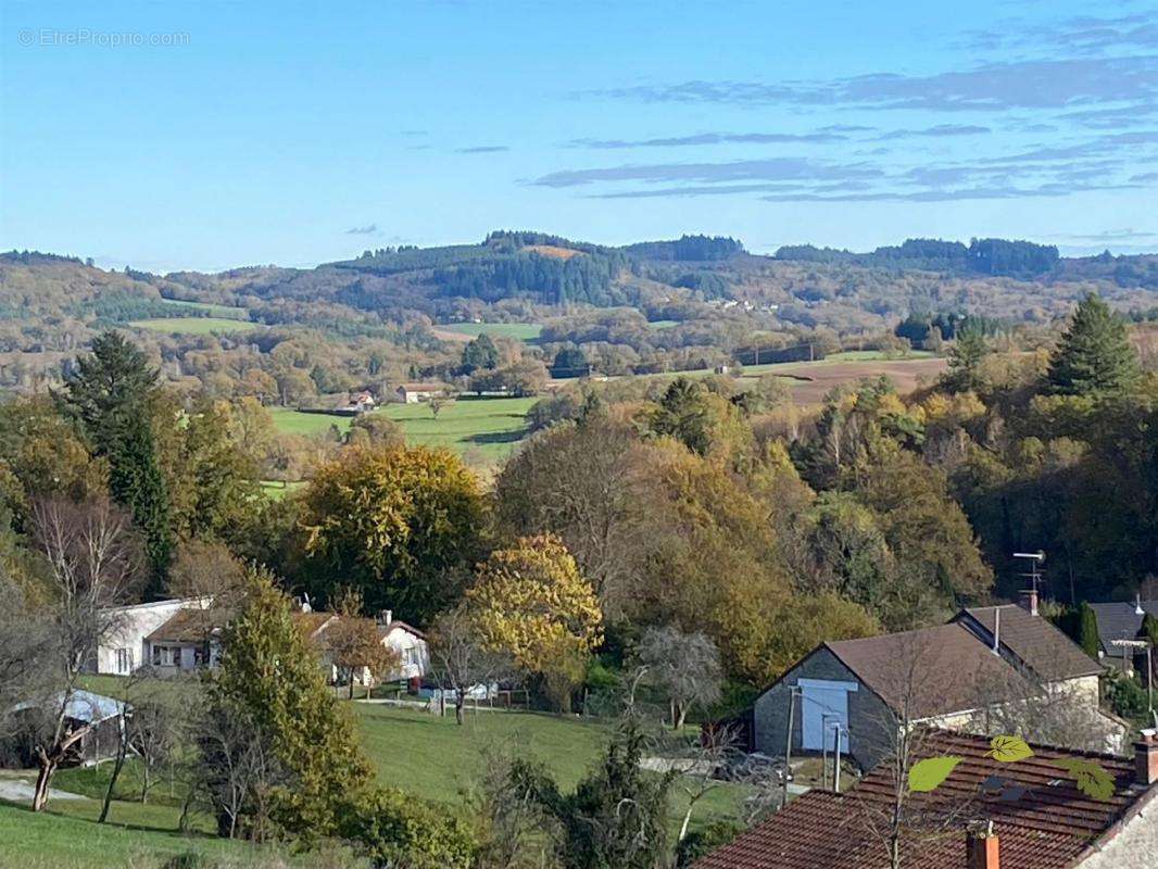 Maison à SAUVIAT-SUR-VIGE