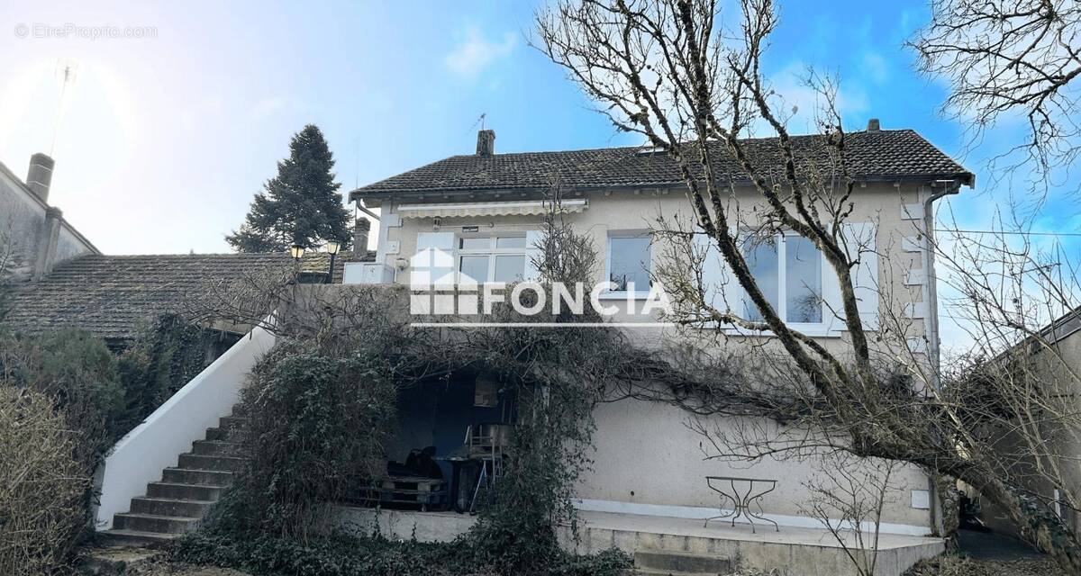 Maison à COULOUNIEIX-CHAMIERS