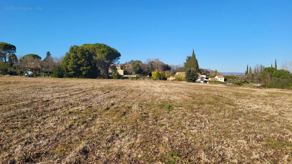 Terrain à CHAMARET