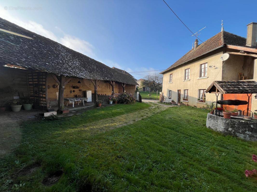 Maison à LES AVENIERES