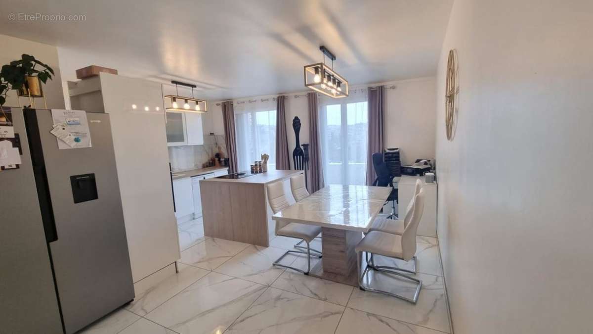 Appartement à SAINT-ETIENNE