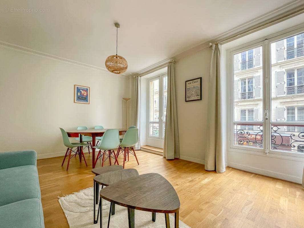 Appartement à PARIS-17E