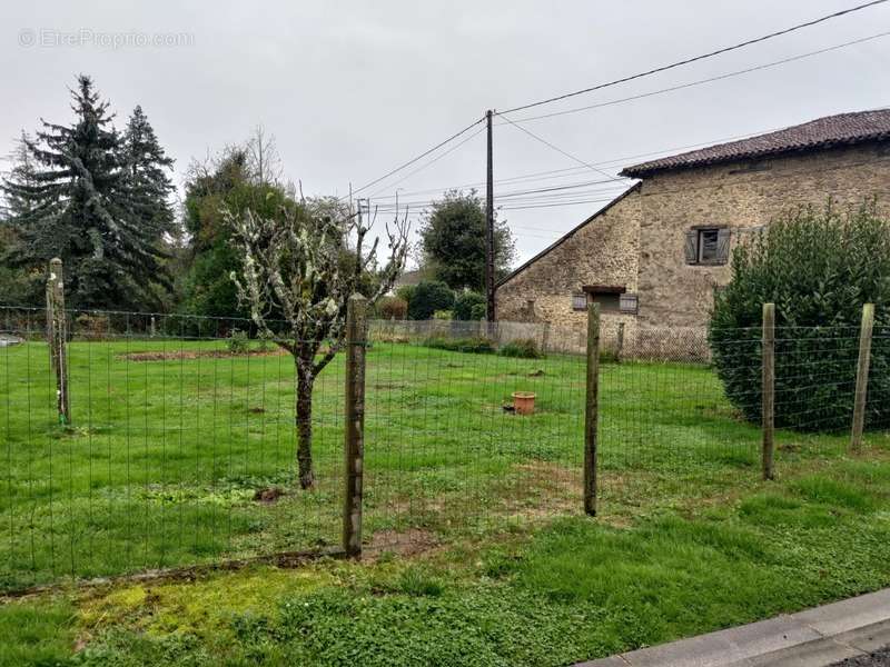 Maison à SAINT-PRIEST-SOUS-AIXE