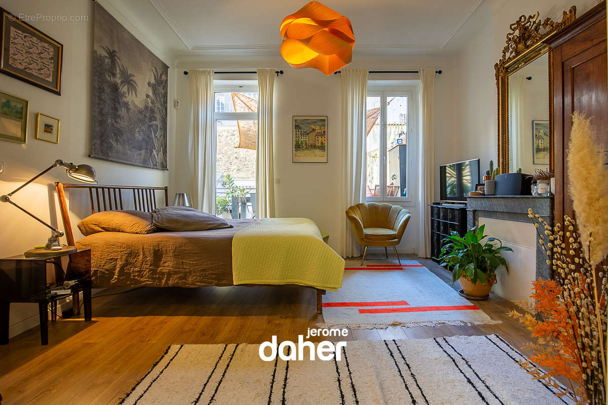 Appartement à MARSEILLE-6E