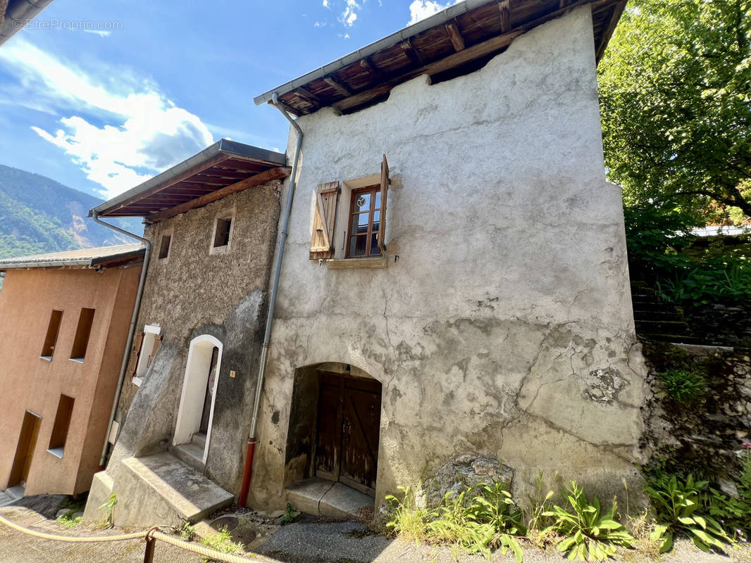 Maison à SAINT-JEAN-DE-BELLEVILLE