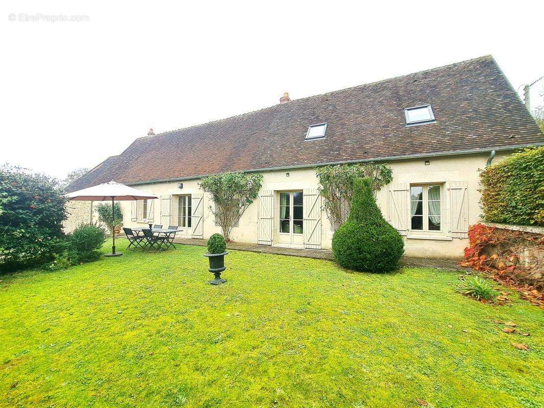 Maison à SAINT-HILAIRE-LE-CHATEL