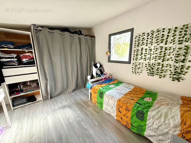 Appartement à ROQUEVAIRE