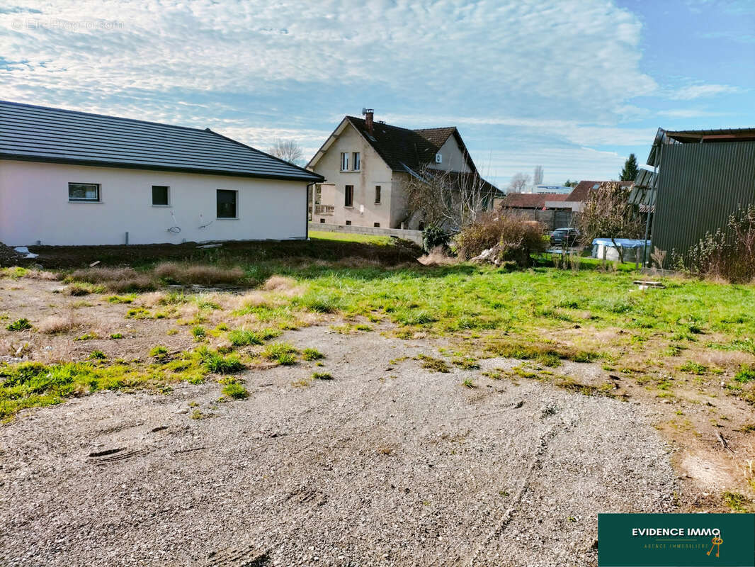 Terrain à LA BATIE-DIVISIN