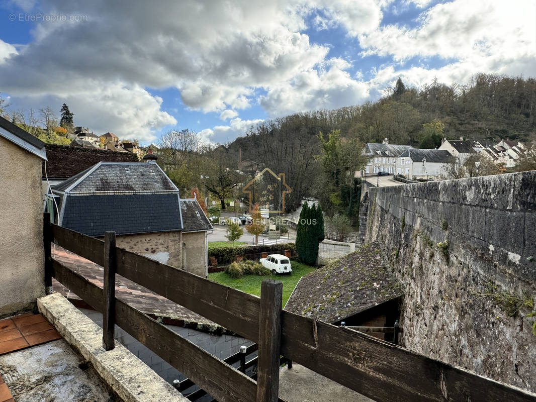 Maison à AVALLON