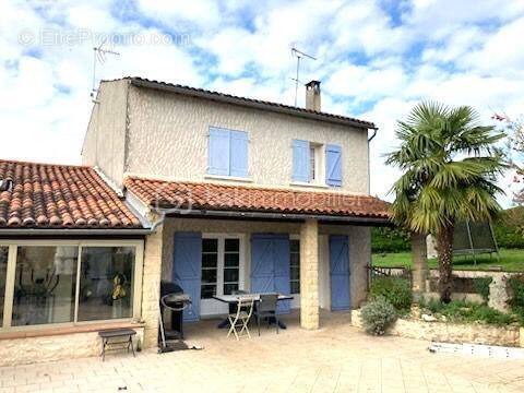 Maison à CHATEAUNEUF-SUR-CHARENTE