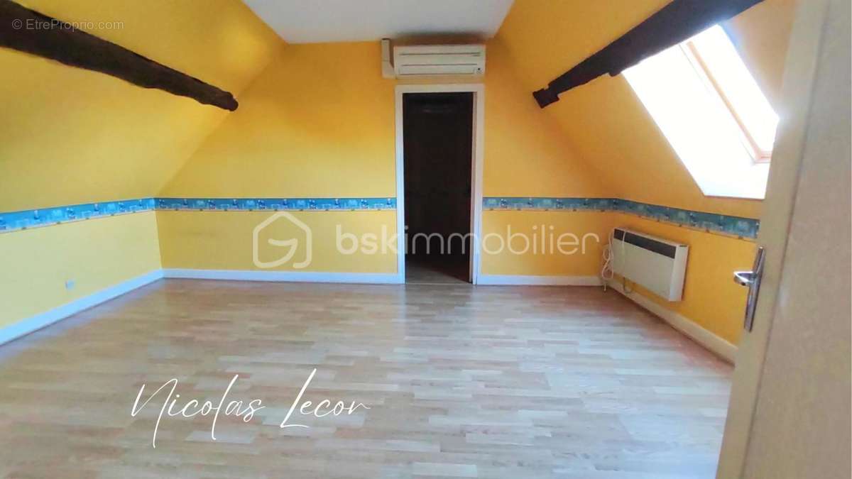 Appartement à MEHUN-SUR-YEVRE