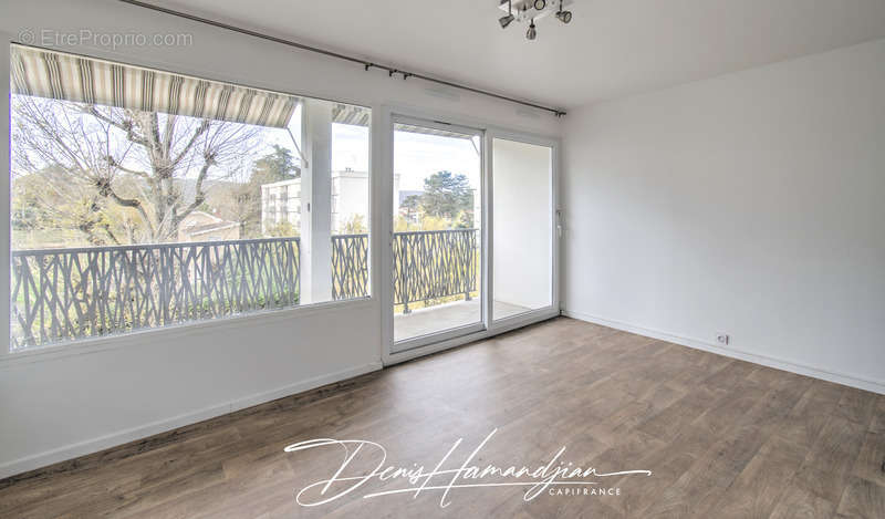 Appartement à FONTAINES-SUR-SAONE