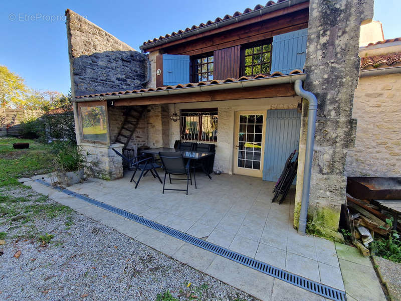 Maison à TONNAY-BOUTONNE