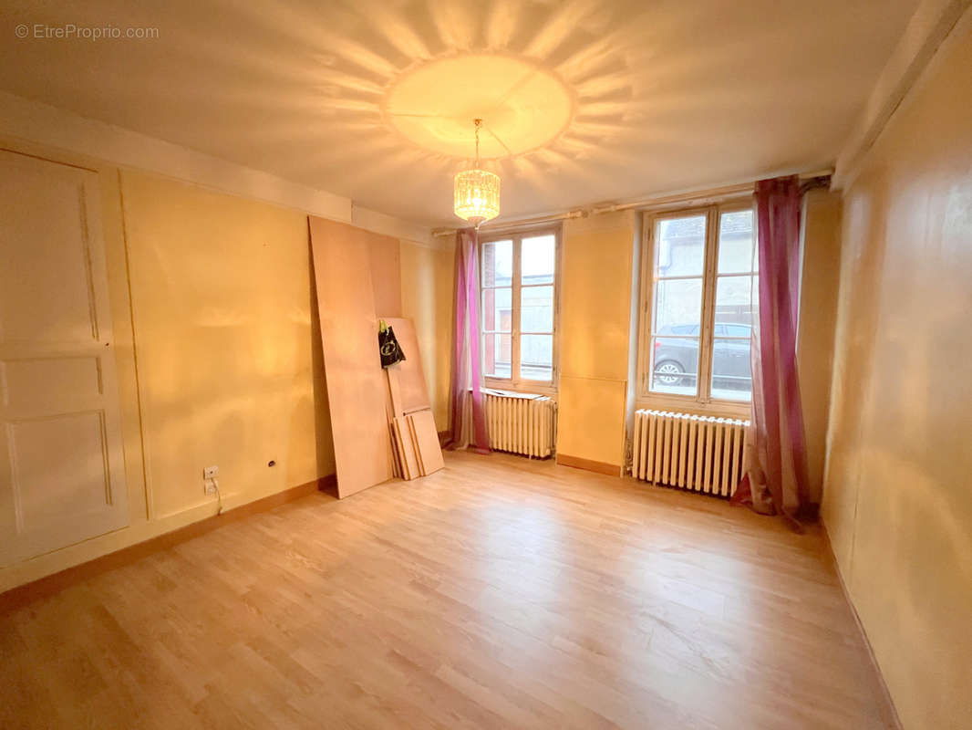 Appartement à HOUDAN