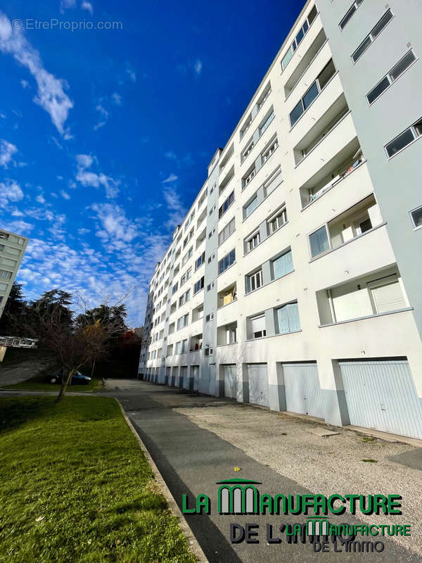 Parking à SAINT-ETIENNE