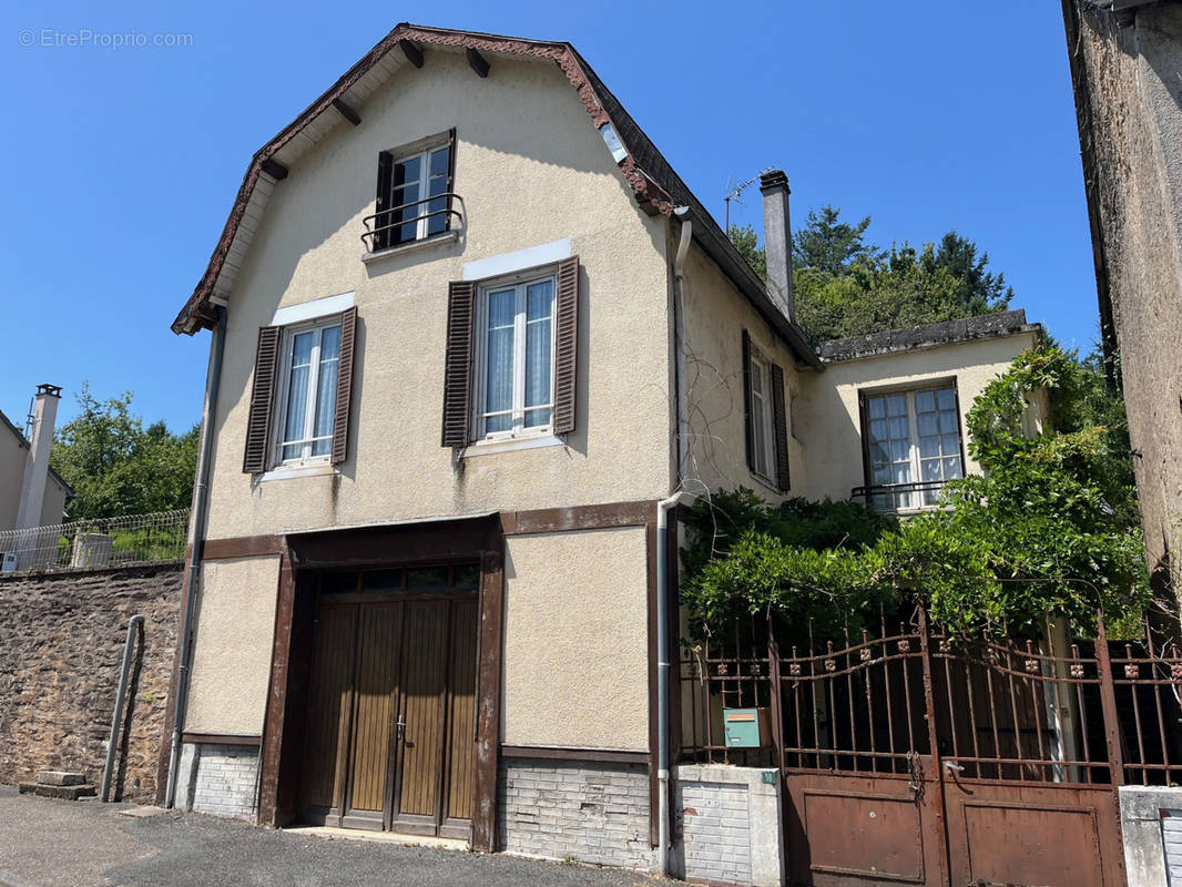 Maison à COUSSAC-BONNEVAL