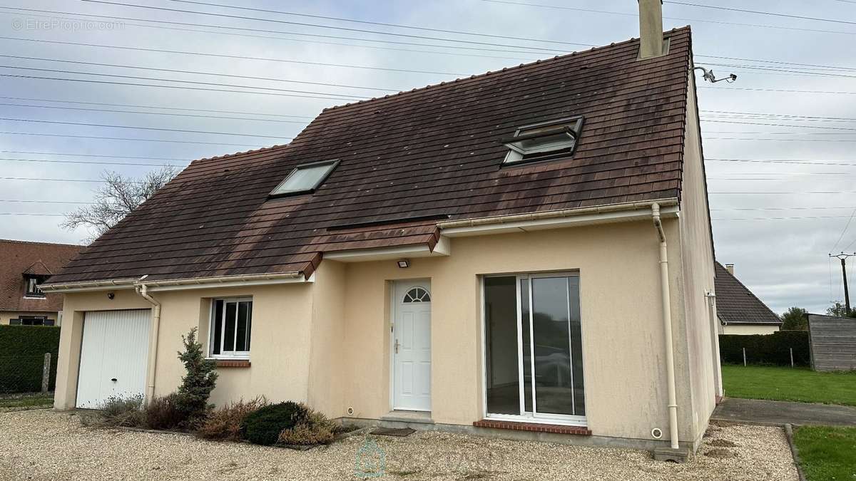 Maison à SAINT-OUEN-DE-THOUBERVILLE