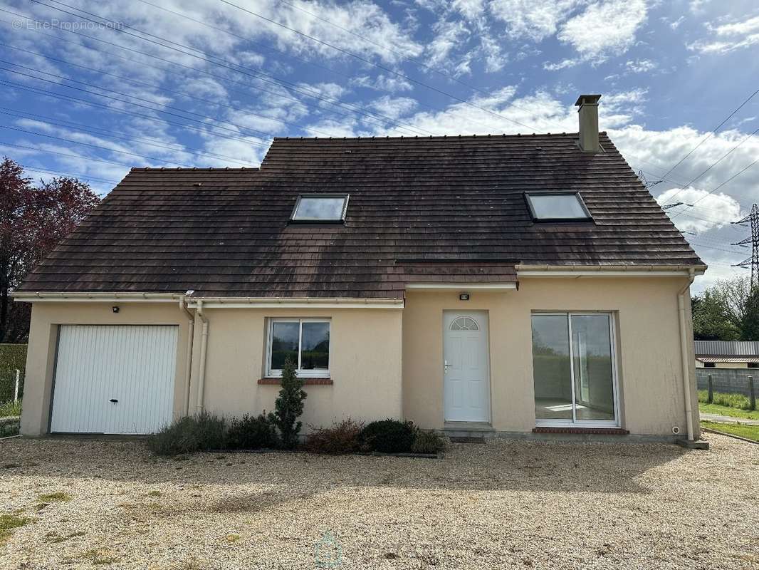 Maison à SAINT-OUEN-DE-THOUBERVILLE