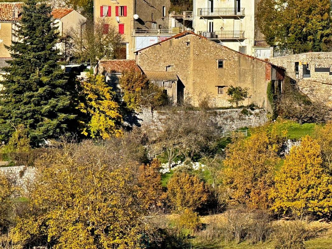 Maison à COMPS-SUR-ARTUBY