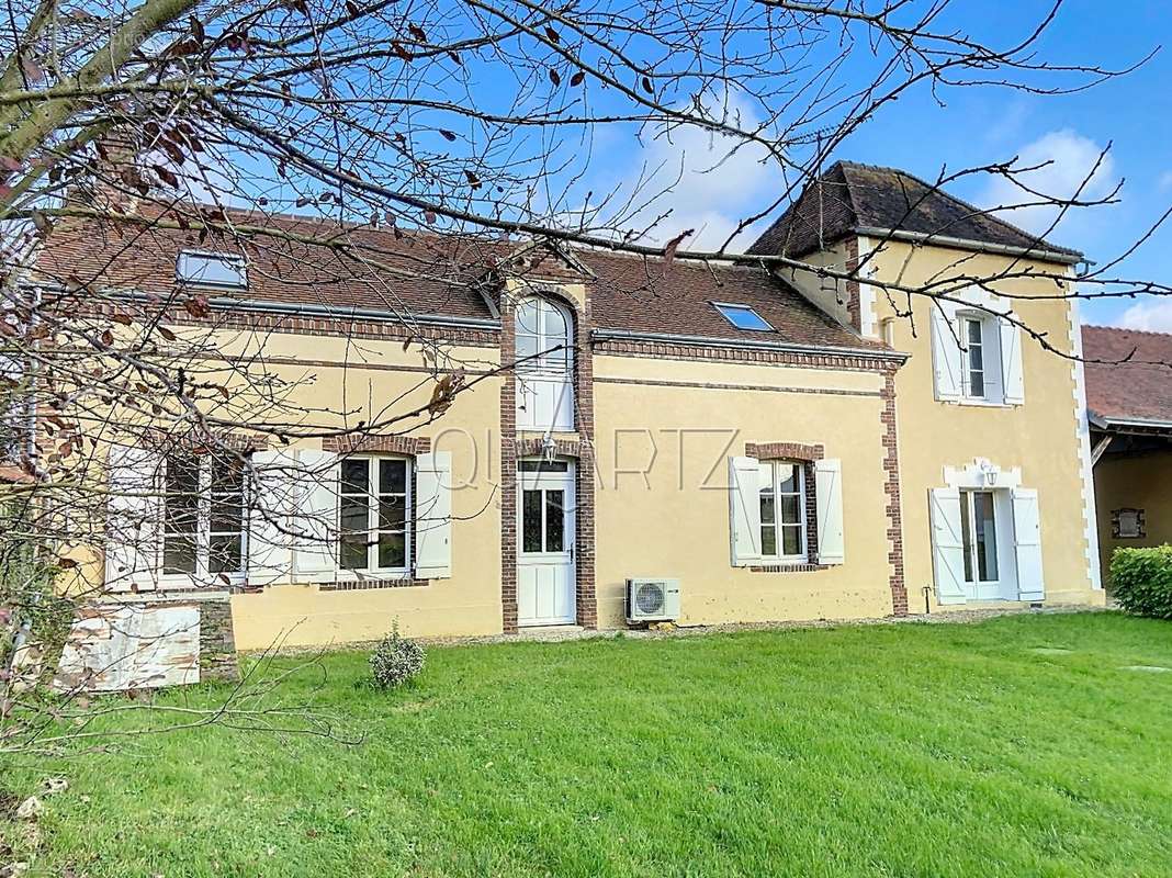 Maison à CHATEAUNEUF-EN-THYMERAIS