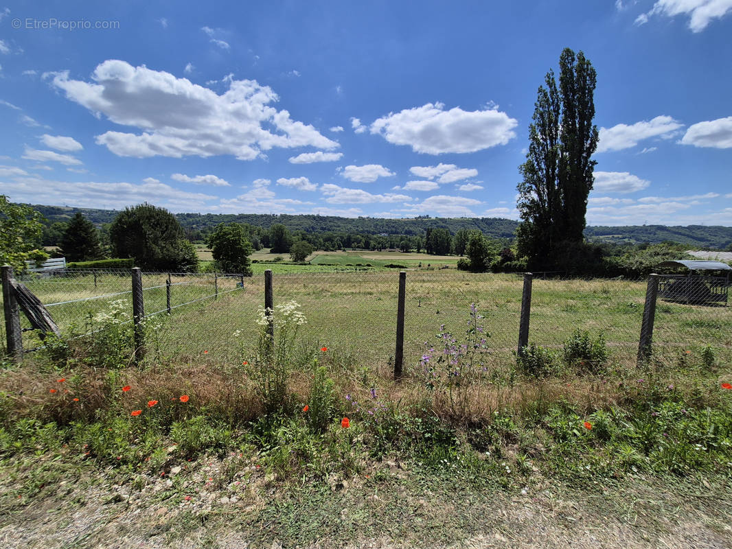 Terrain à SAINT-CHEF