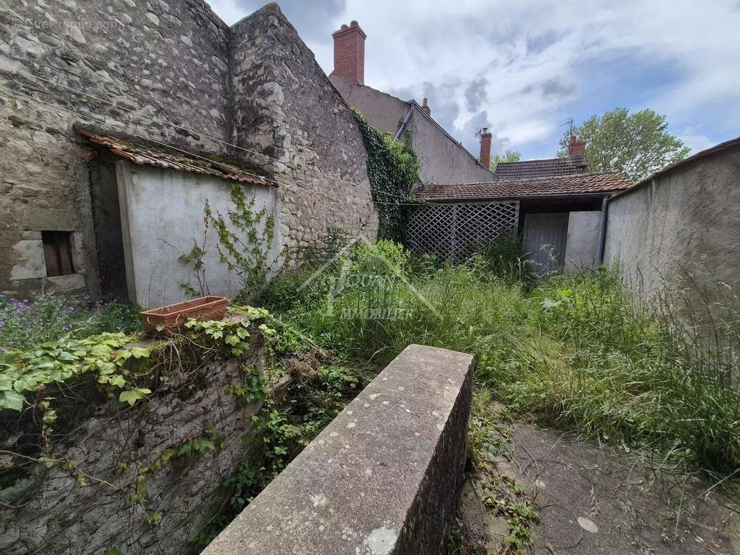 Maison à EBREUIL