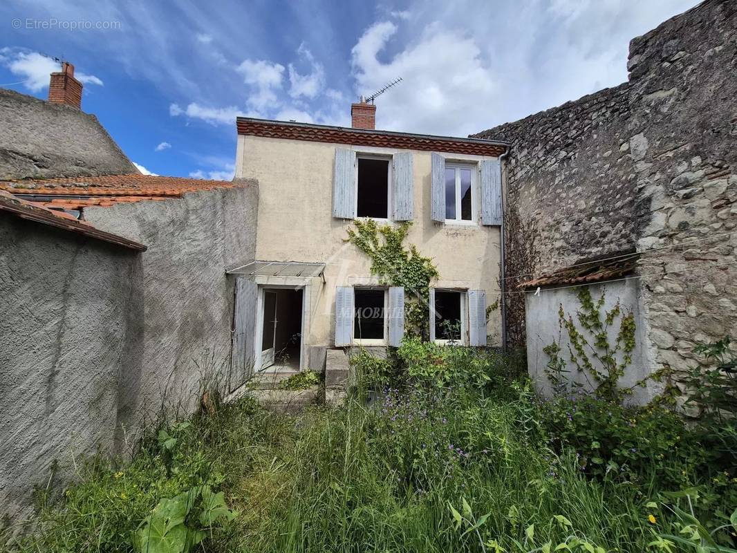 Maison à EBREUIL