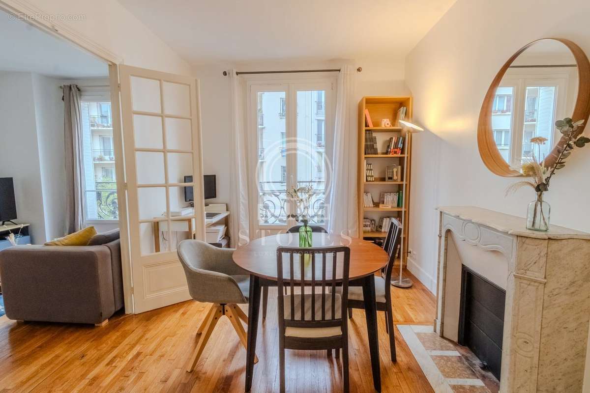 Appartement à PARIS-15E