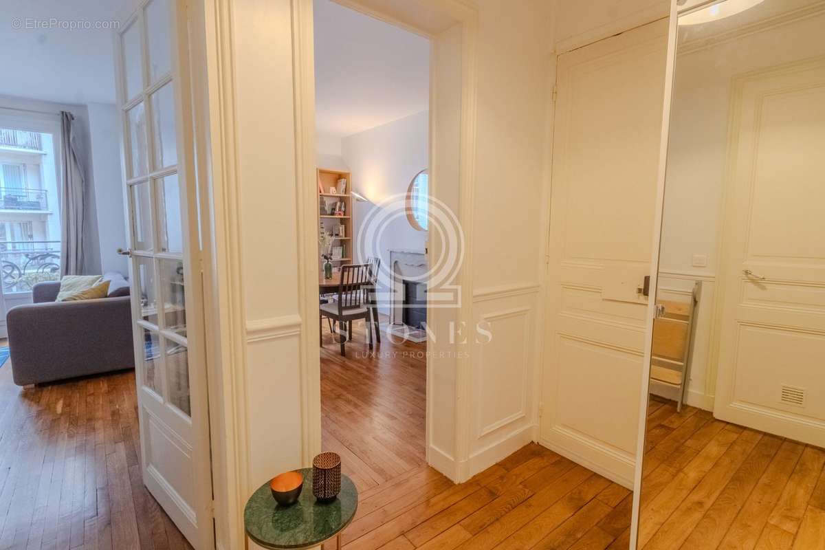 Appartement à PARIS-15E