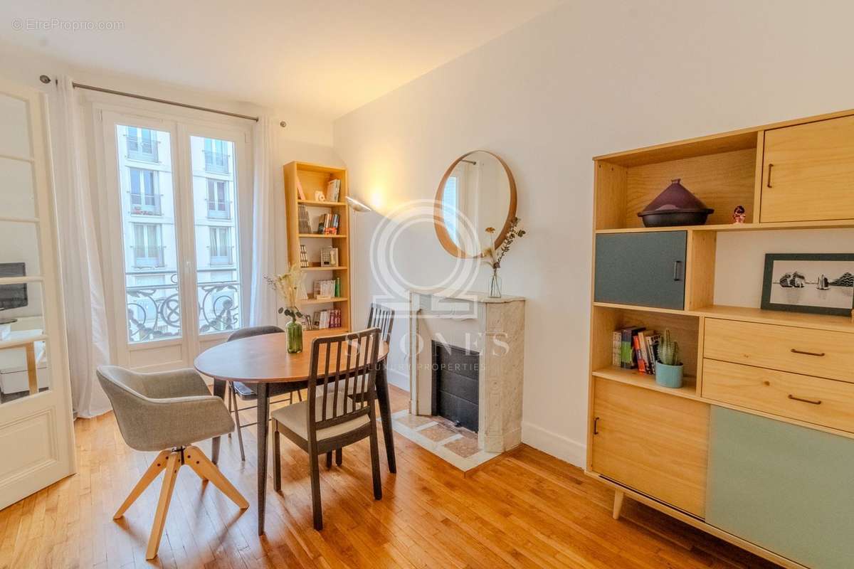 Appartement à PARIS-15E