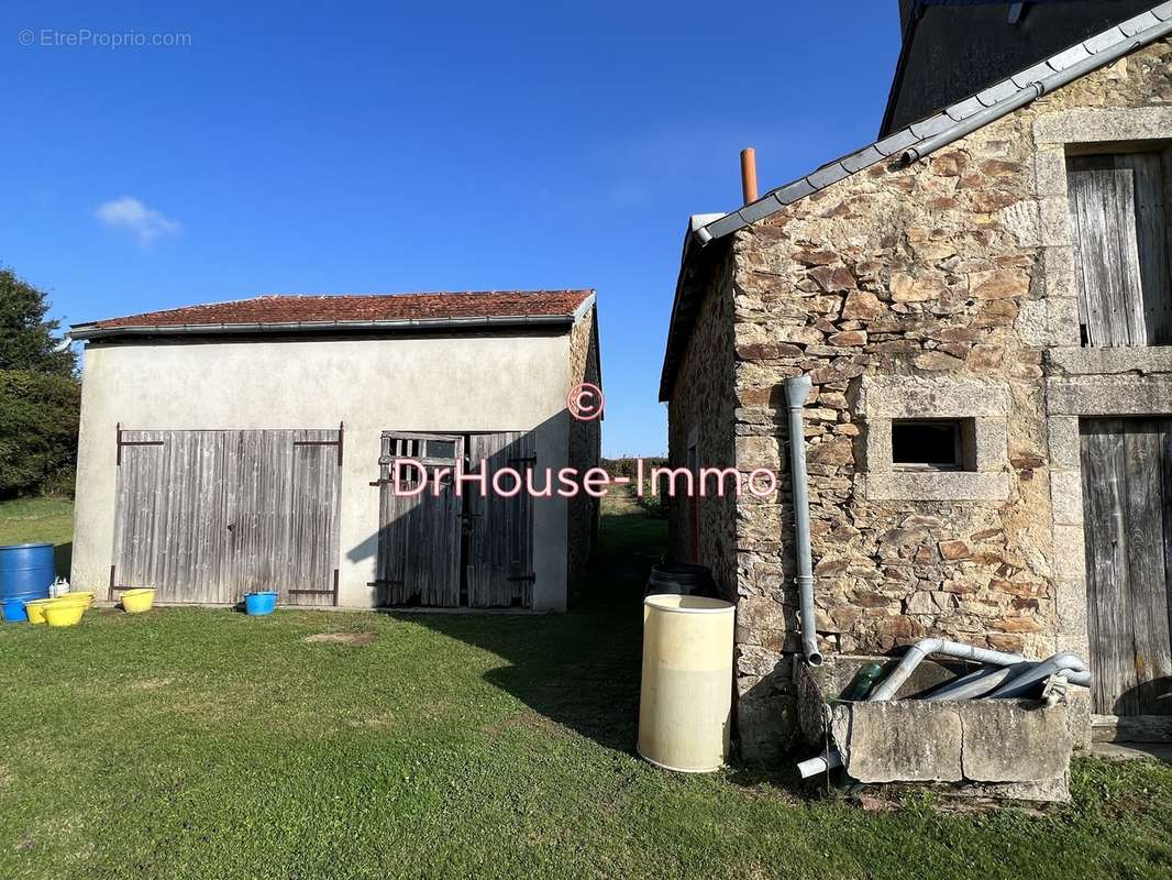 Maison à SAINT-PRIEST-LA-MARCHE