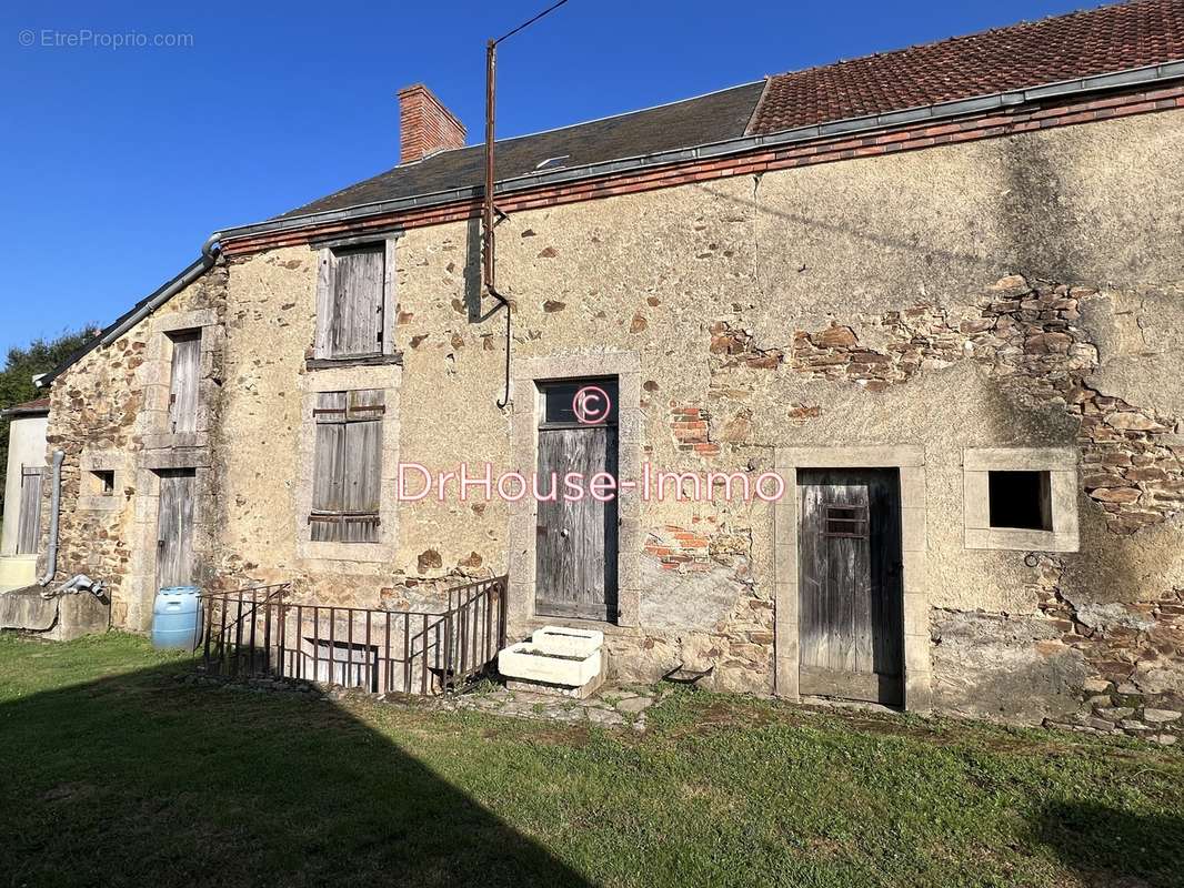 Maison à SAINT-PRIEST-LA-MARCHE