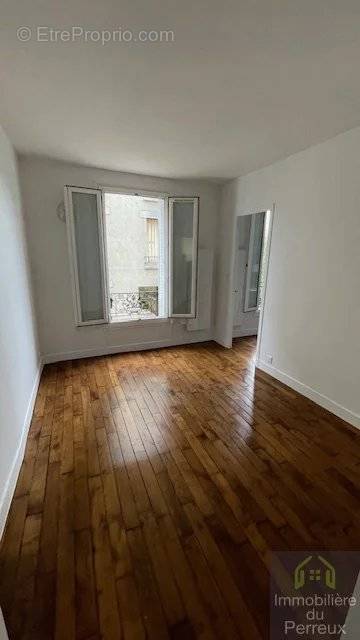 Appartement à LE PERREUX-SUR-MARNE