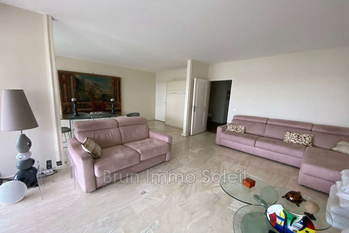 Appartement à VILLENEUVE-LOUBET