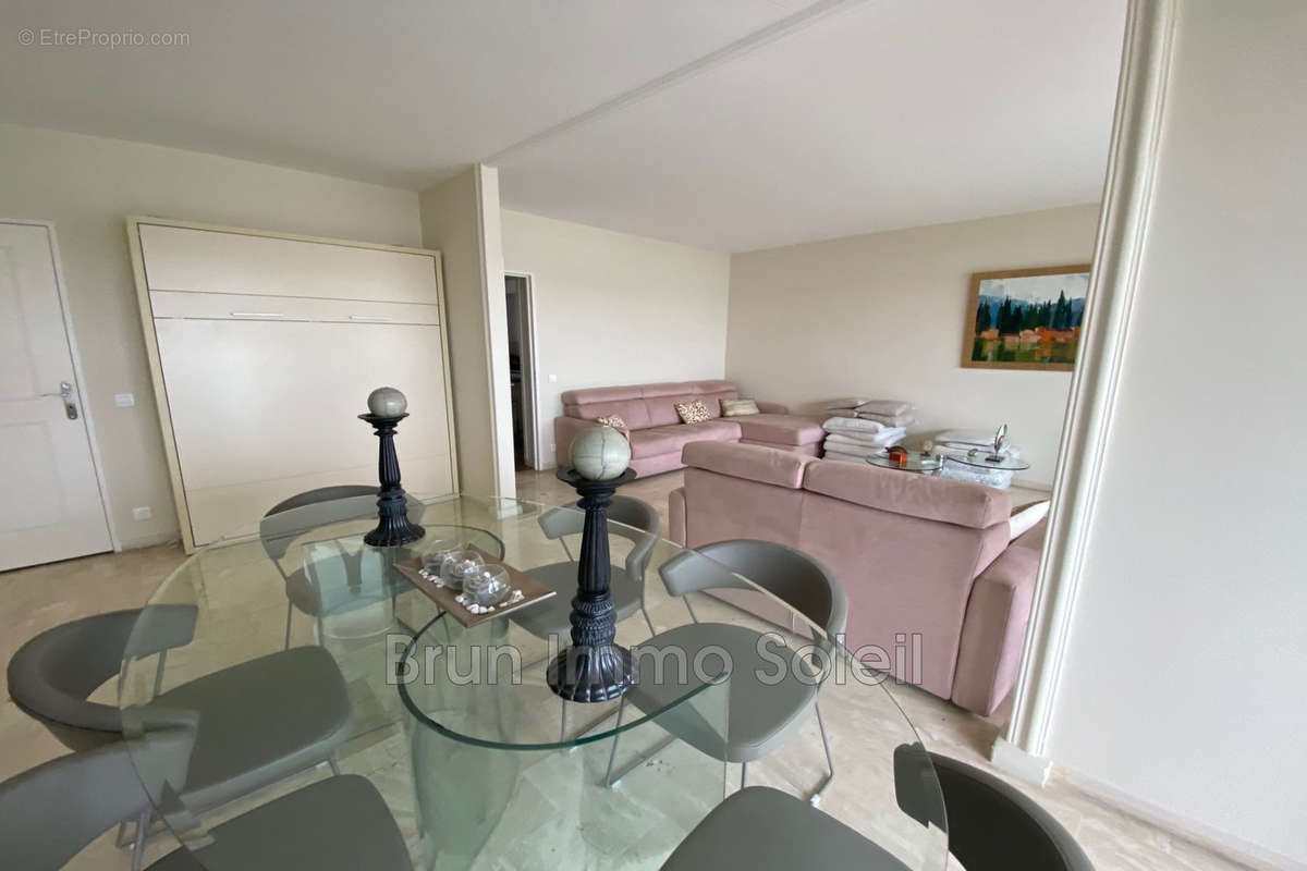 Appartement à VILLENEUVE-LOUBET