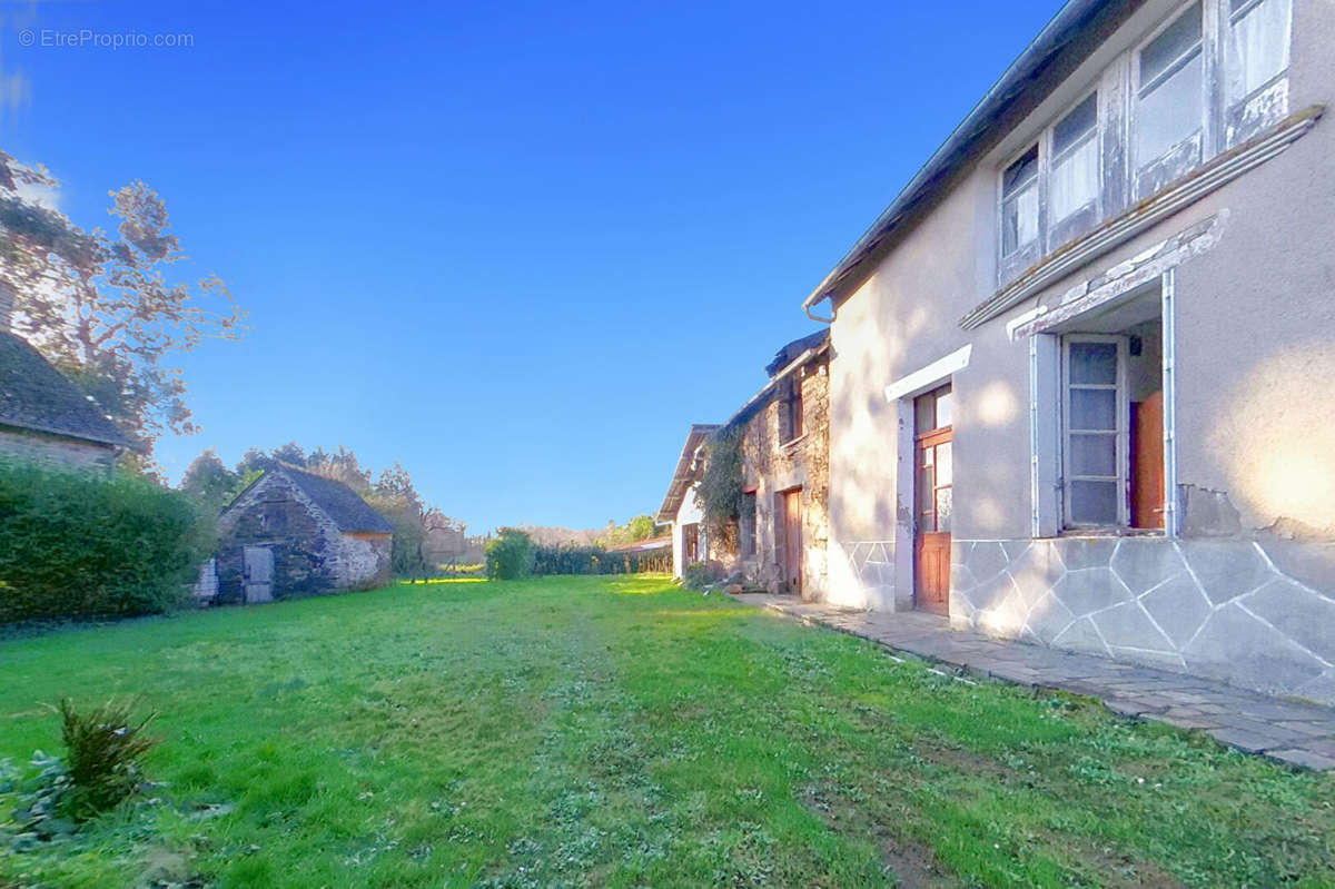 Maison à COMBOURG