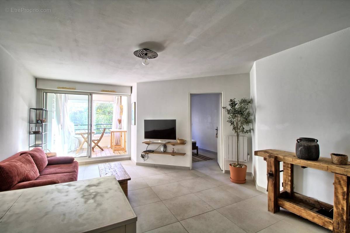 Appartement à MARSEILLE-7E