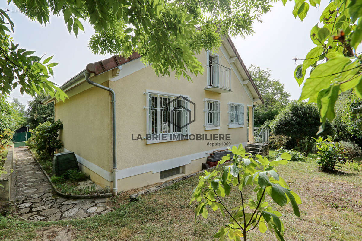 Maison à VILLECRESNES