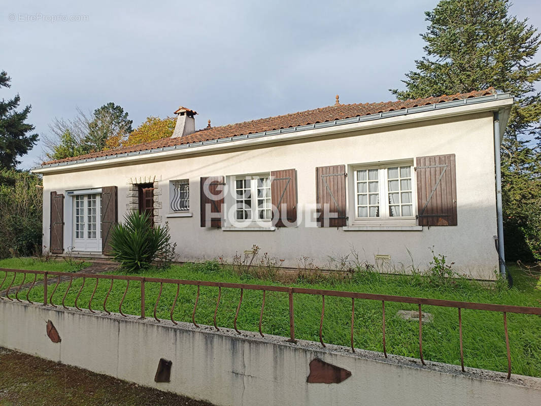 Maison à FONTENAY-LE-COMTE