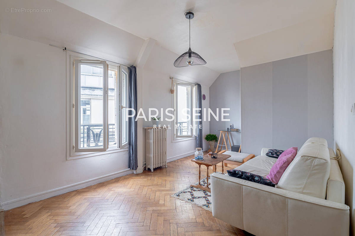 Appartement à PARIS-7E