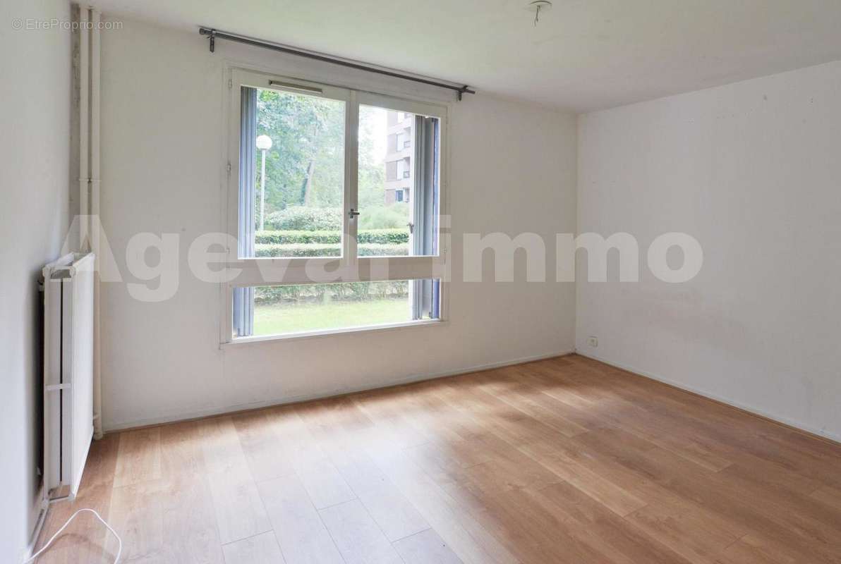 chambre - Appartement à CROSNE