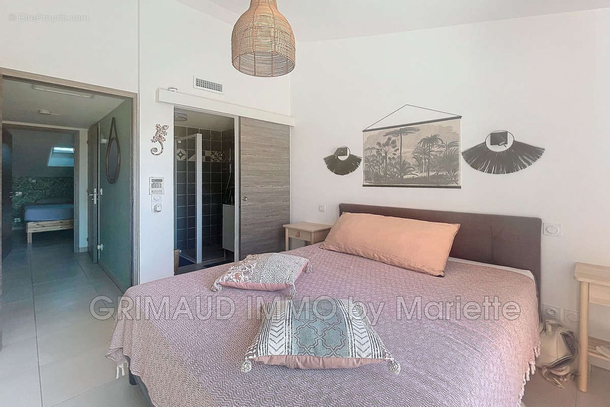 Appartement à GRIMAUD