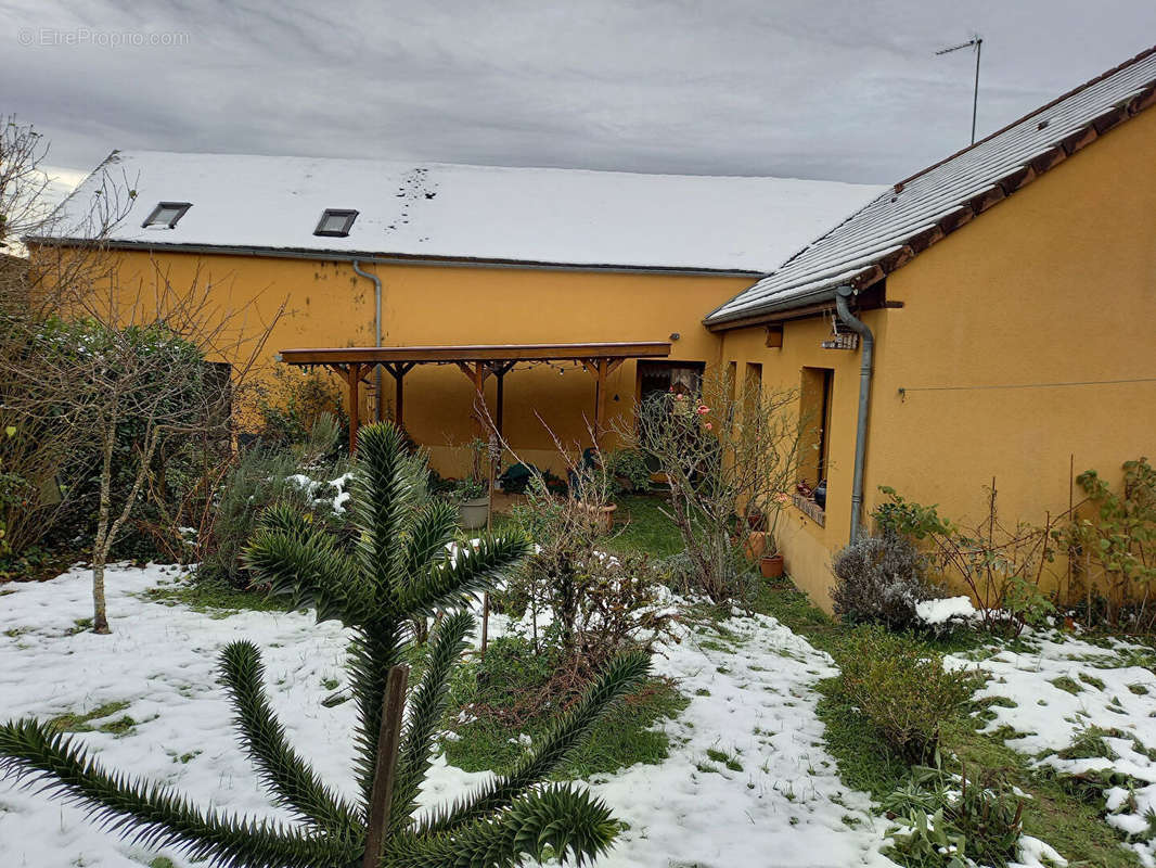 Maison à SAINT-SAUVEUR-EN-PUISAYE