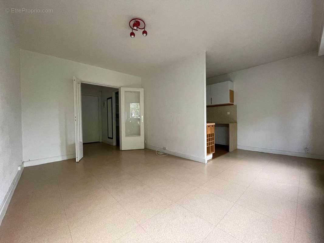 Photo 3 - Appartement à COURBEVOIE