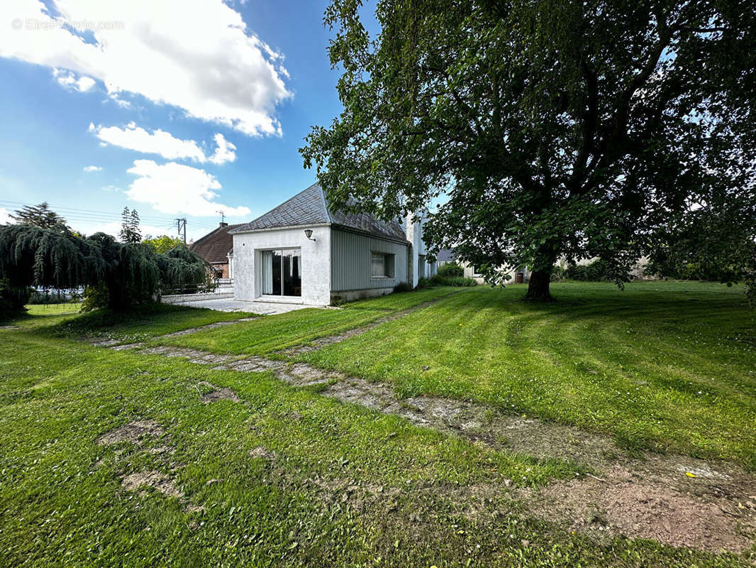 Maison à MONCHECOURT