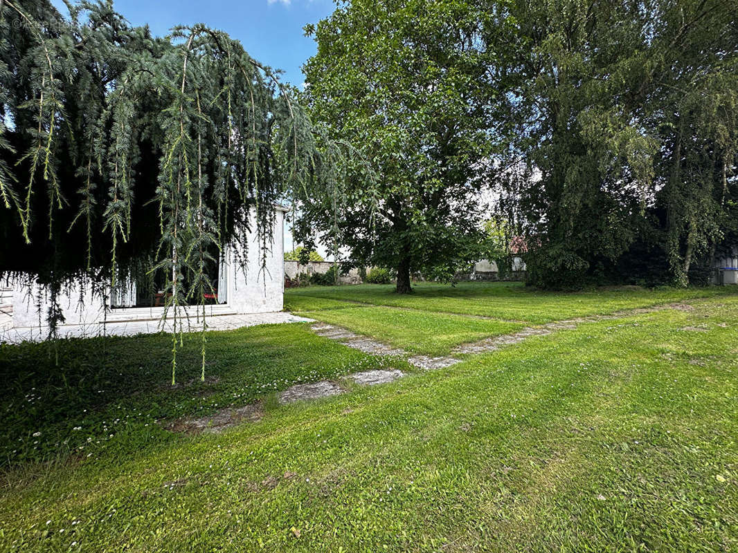 Maison à MONCHECOURT